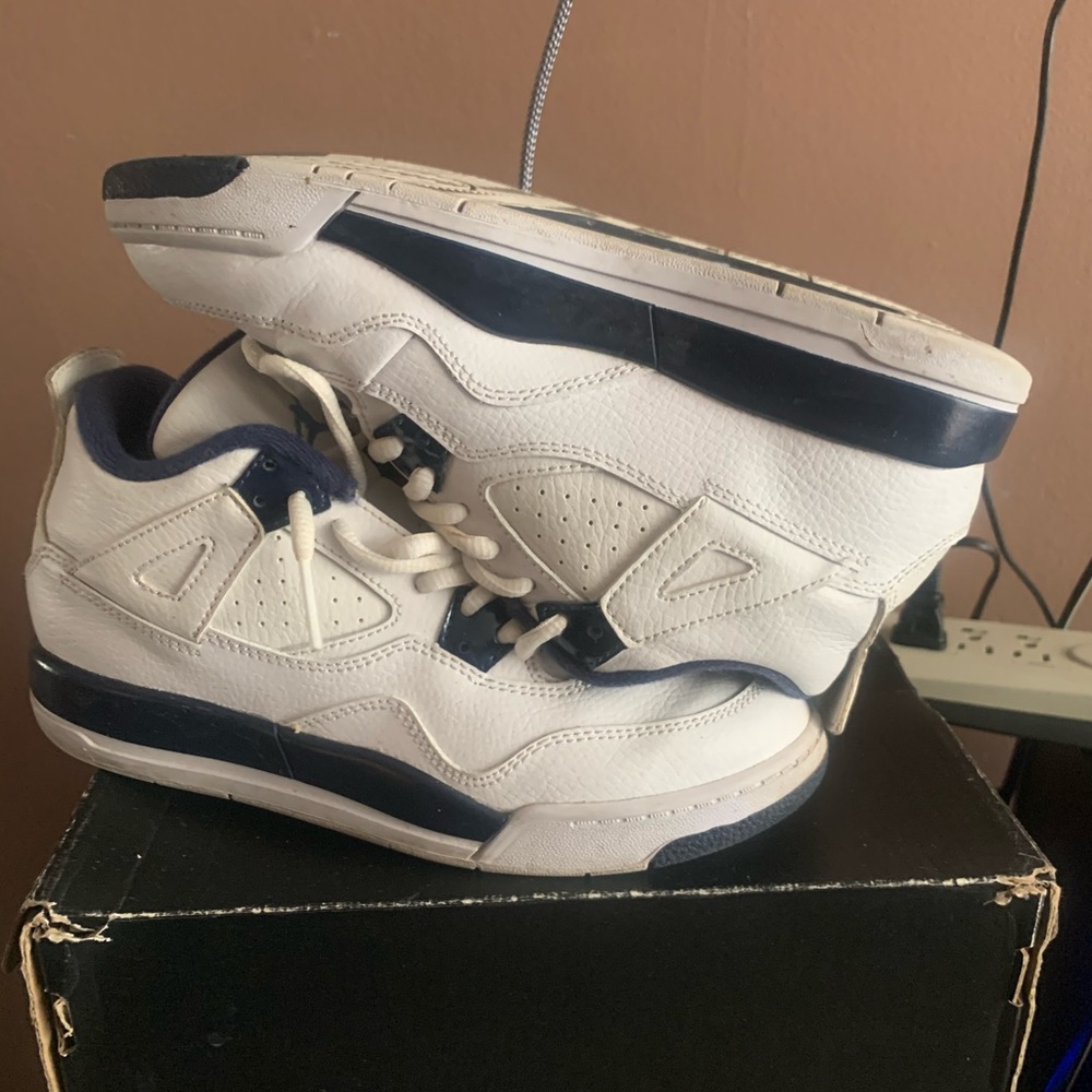 Jordan 4 retro blue and white barely worn